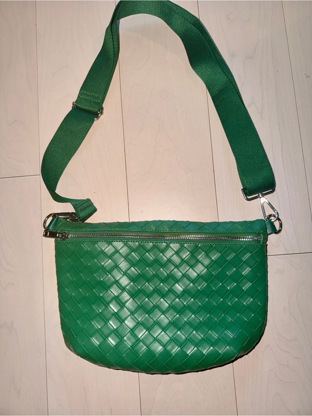 Green Woven Crossbody Bag - Classic Women's Shoulder Bag
